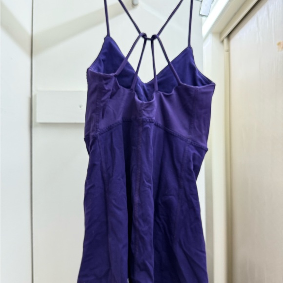 Lululemon size 2 ballerina style tank . Cross back with soft boning/seams. - Picture 2 of 5